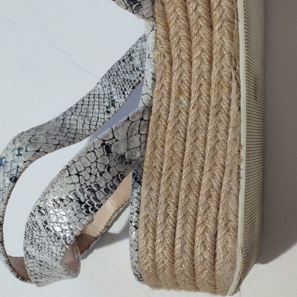 Chinese Laundry Snake Skin platform Sandals - Picture 8 of 9